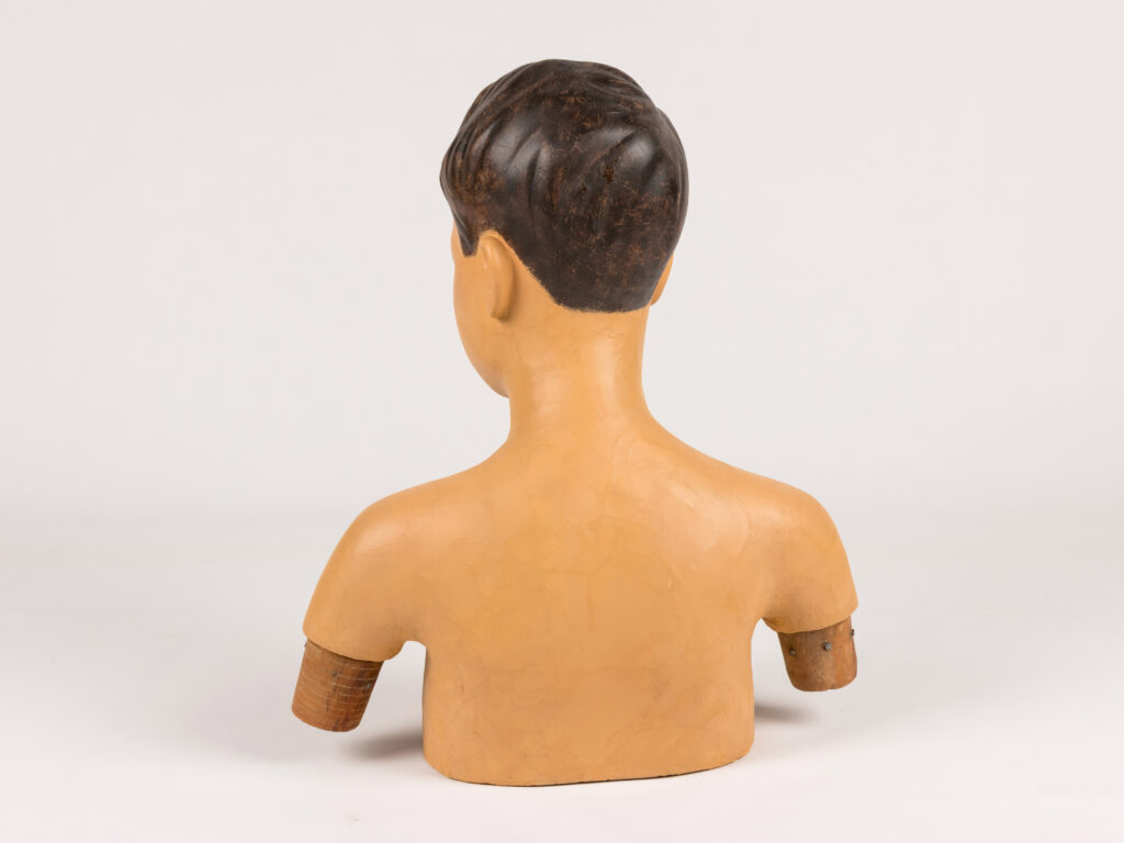 Busto Casa Mena - acervo do Museu Histórico Visconde de São Leopoldo - foto ©2025 Nilton Santolin