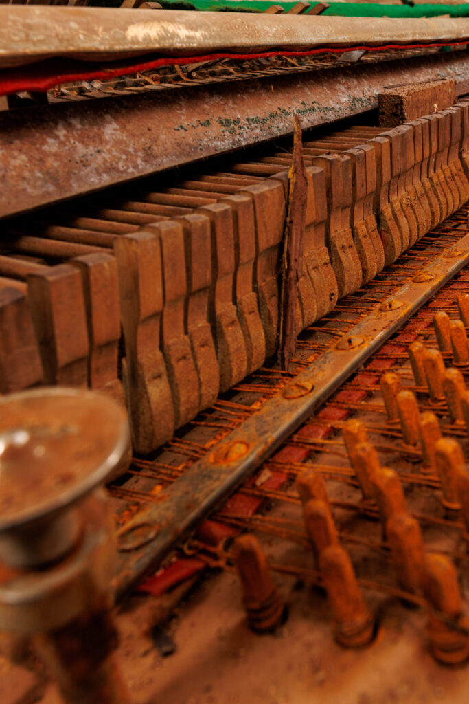 Piano alemão Schiedmayer - acervo do Museu Histórico Visconde de São Leopoldo - foto ©2025 Nilton Santolin
