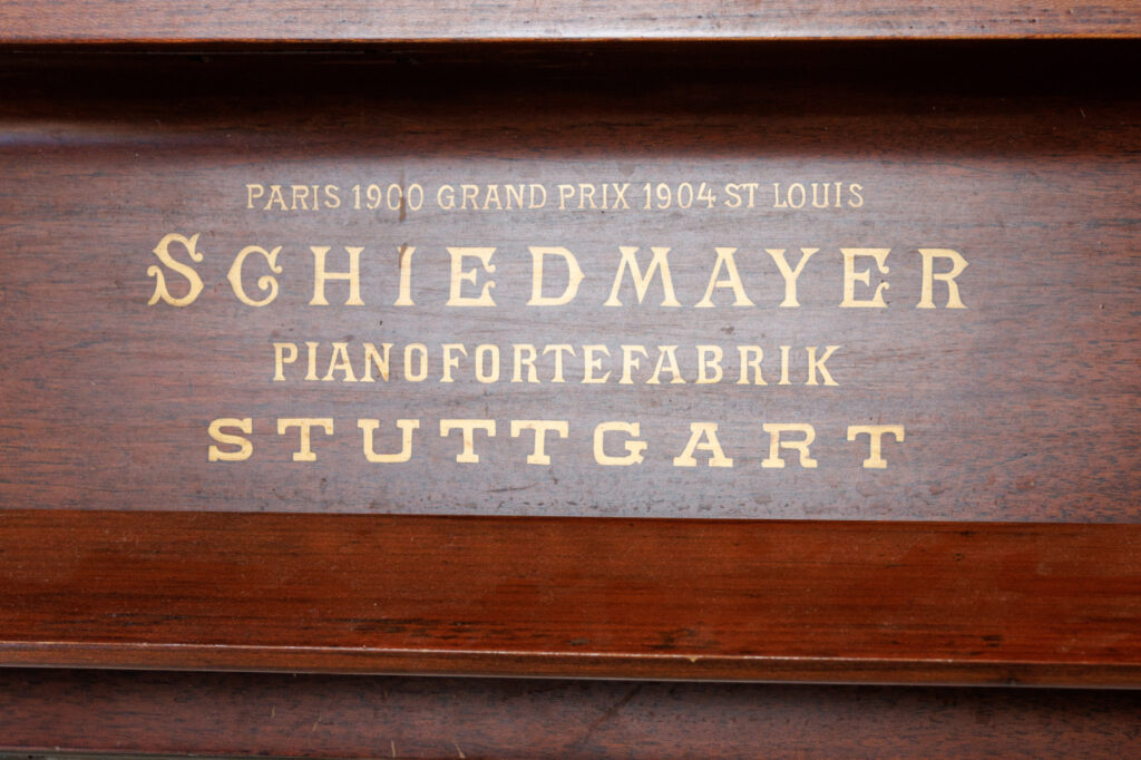 Piano alemão Schiedmayer - acervo do Museu Histórico Visconde de São Leopoldo - foto ©2025 Nilton Santolin